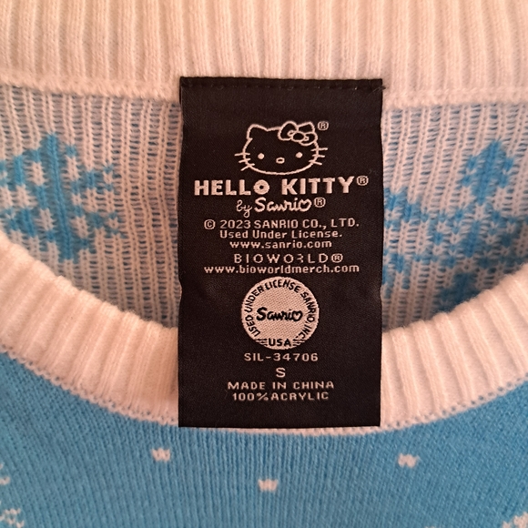 Sanrio Hello Kitty Winter Sweater Junior small - Picture 3 of 4